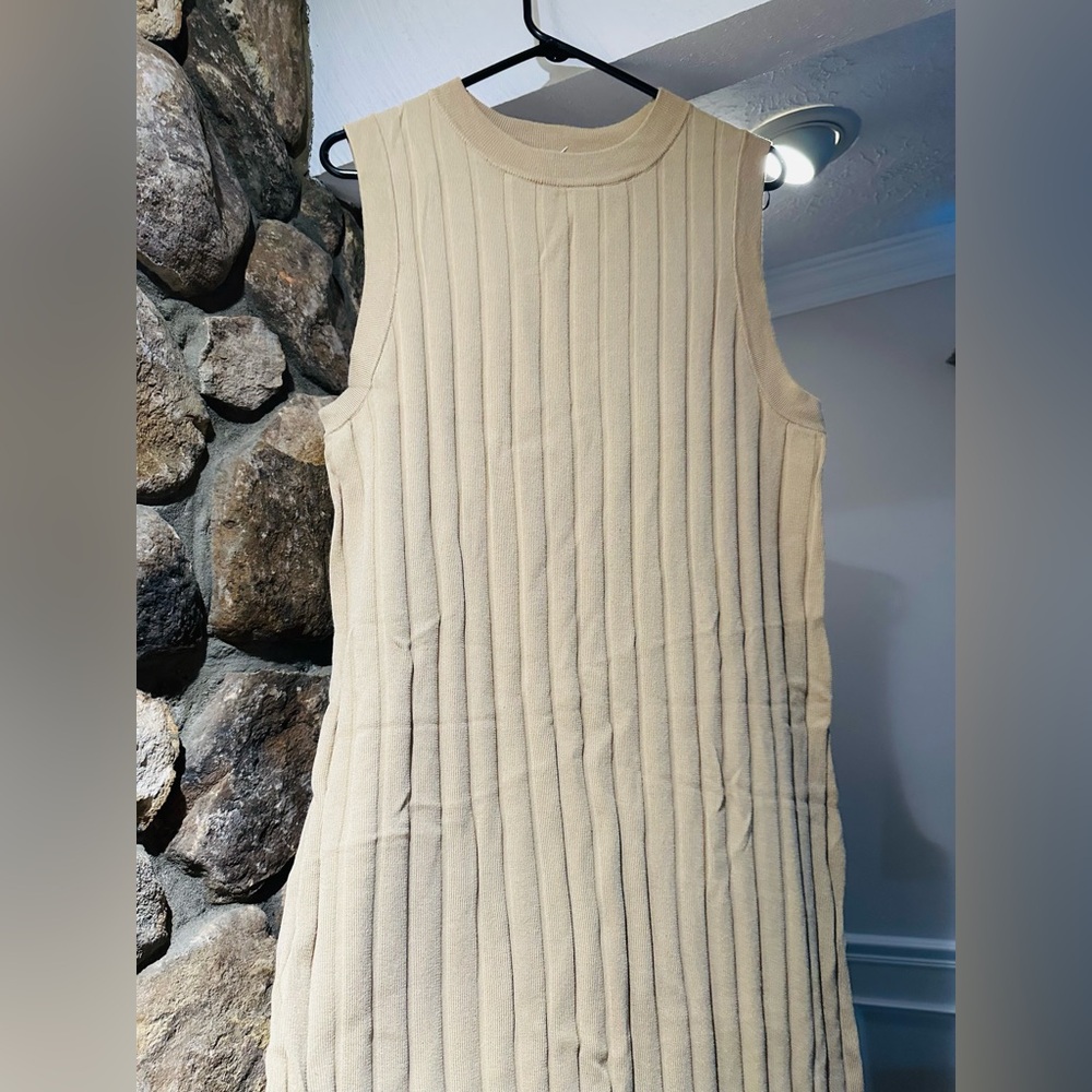 Fine Line Ribbed Midi/Maxi H&M Dress. Size M. Excellent condition. - Picture 11 of 12